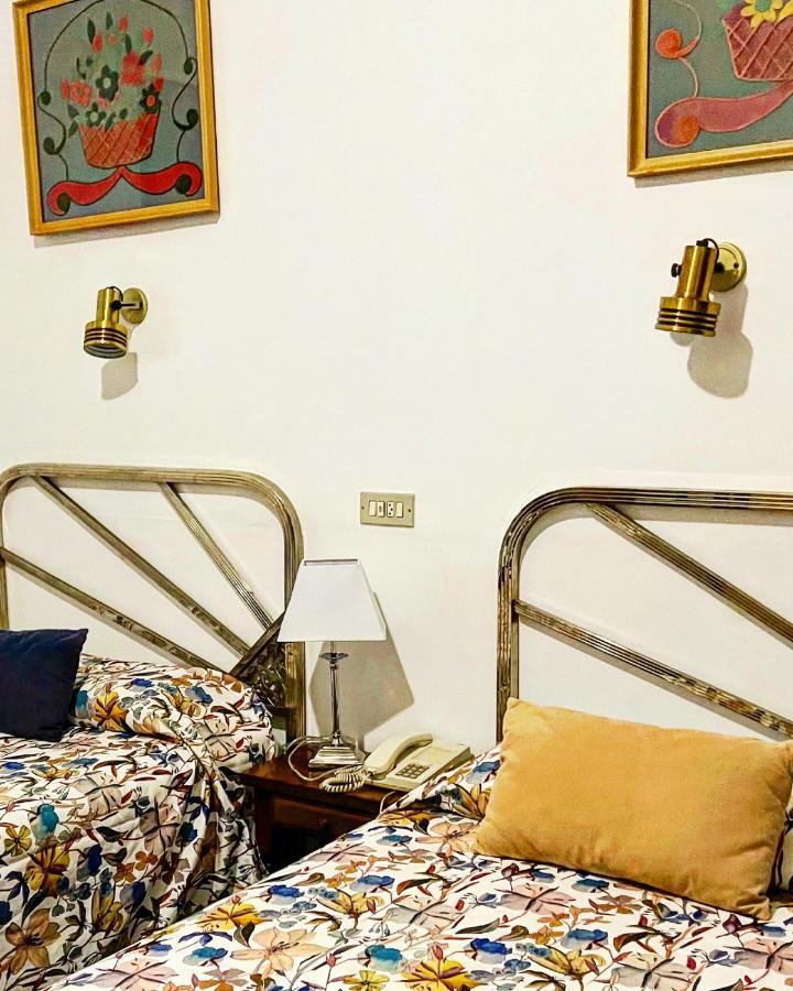 Hostal Pirineos Barbastro Dış mekan fotoğraf