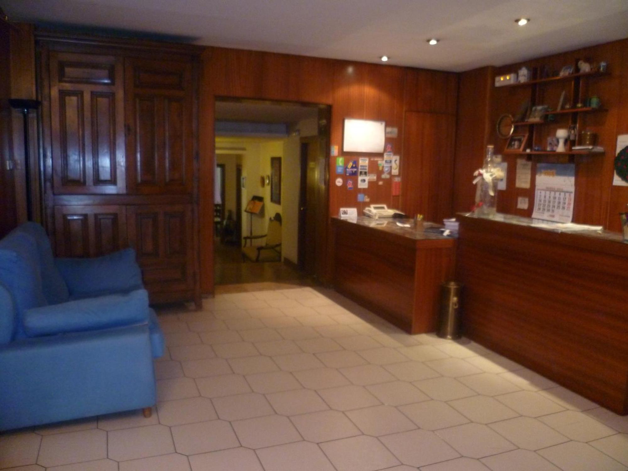 Hostal Pirineos Barbastro Dış mekan fotoğraf