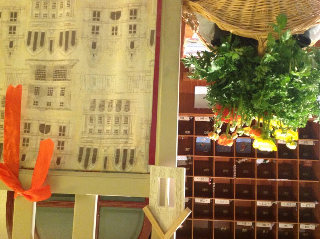 Hostal Pirineos Barbastro Dış mekan fotoğraf