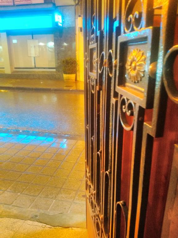 Hostal Pirineos Barbastro Dış mekan fotoğraf