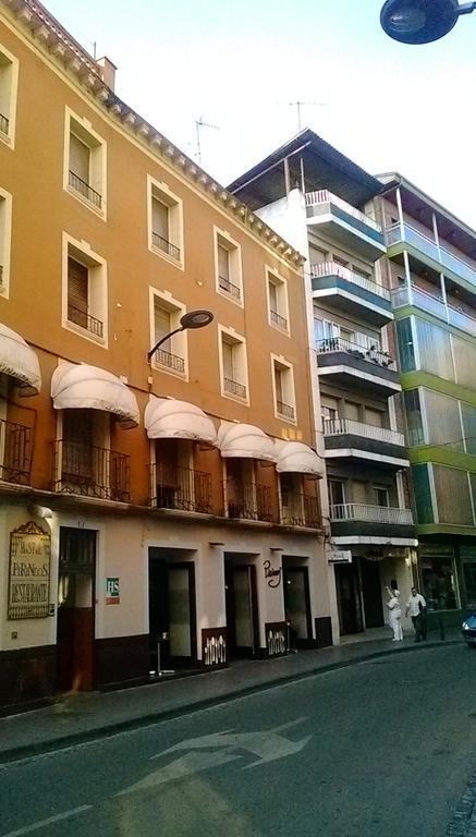 Hostal Pirineos Barbastro Dış mekan fotoğraf