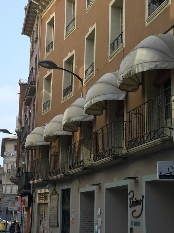 Hostal Pirineos Barbastro Dış mekan fotoğraf