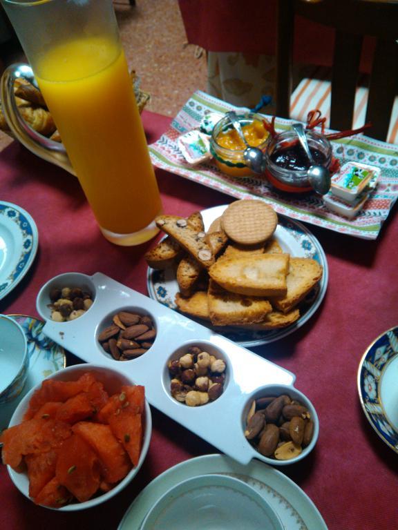 Hostal Pirineos Barbastro Dış mekan fotoğraf