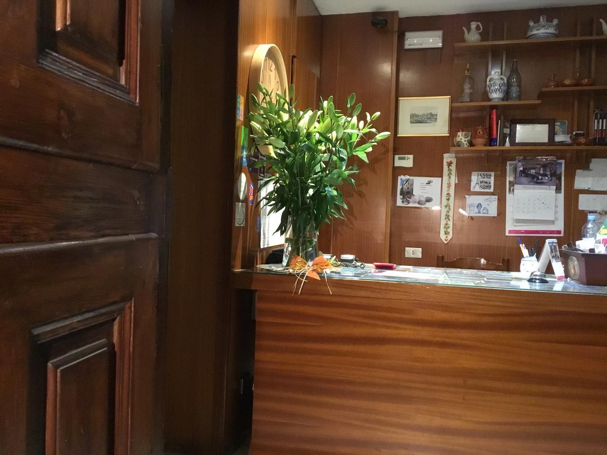 Hostal Pirineos Barbastro Dış mekan fotoğraf